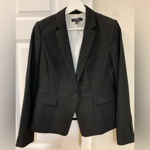 Ann Taylor black one button blazer size 6 petite